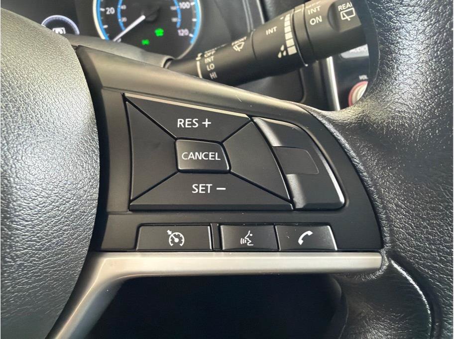 Used 2025 Nissan Leaf S FWD image 18