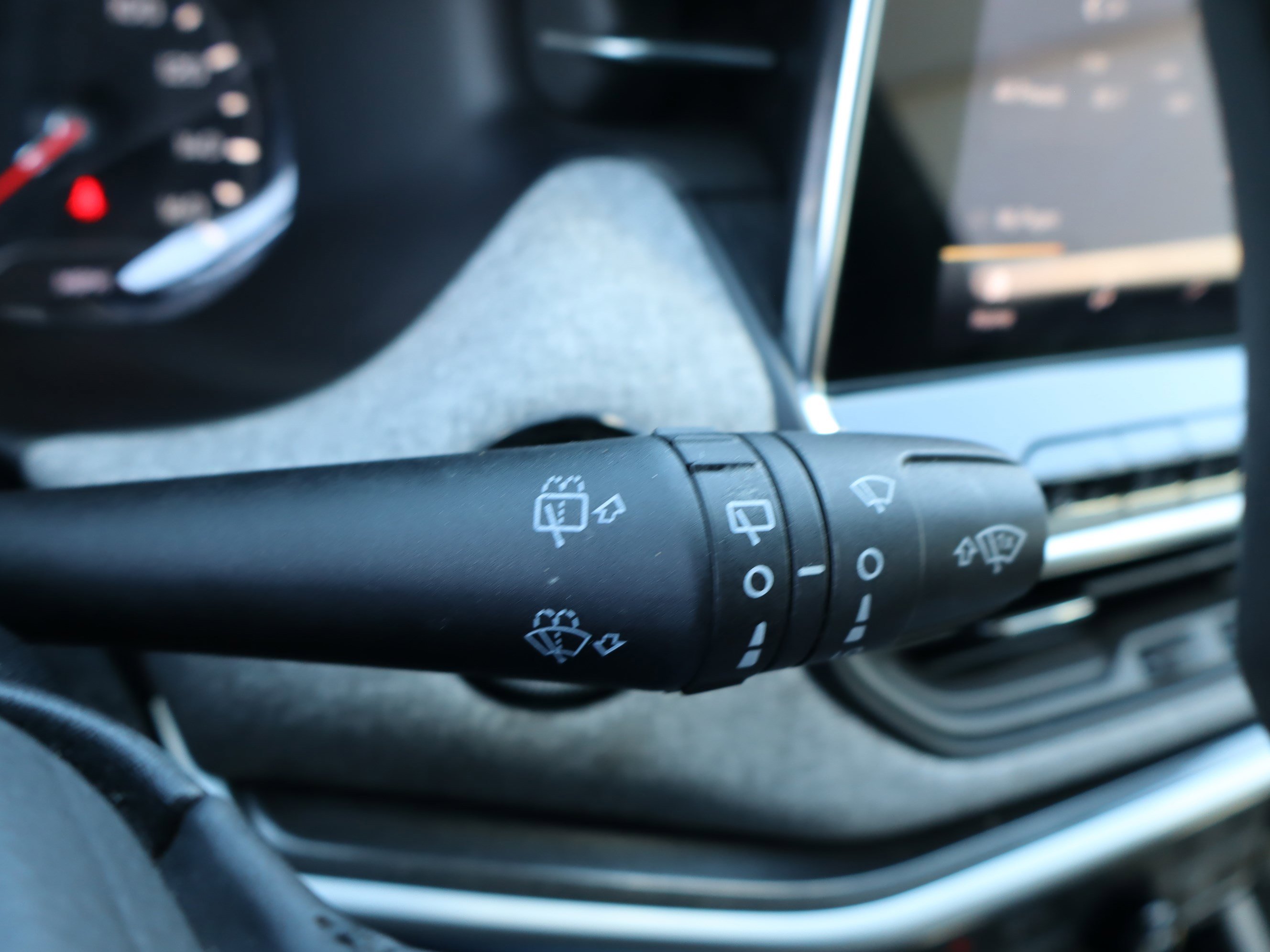 Used 2024 Jeep Compass Latitude image 22