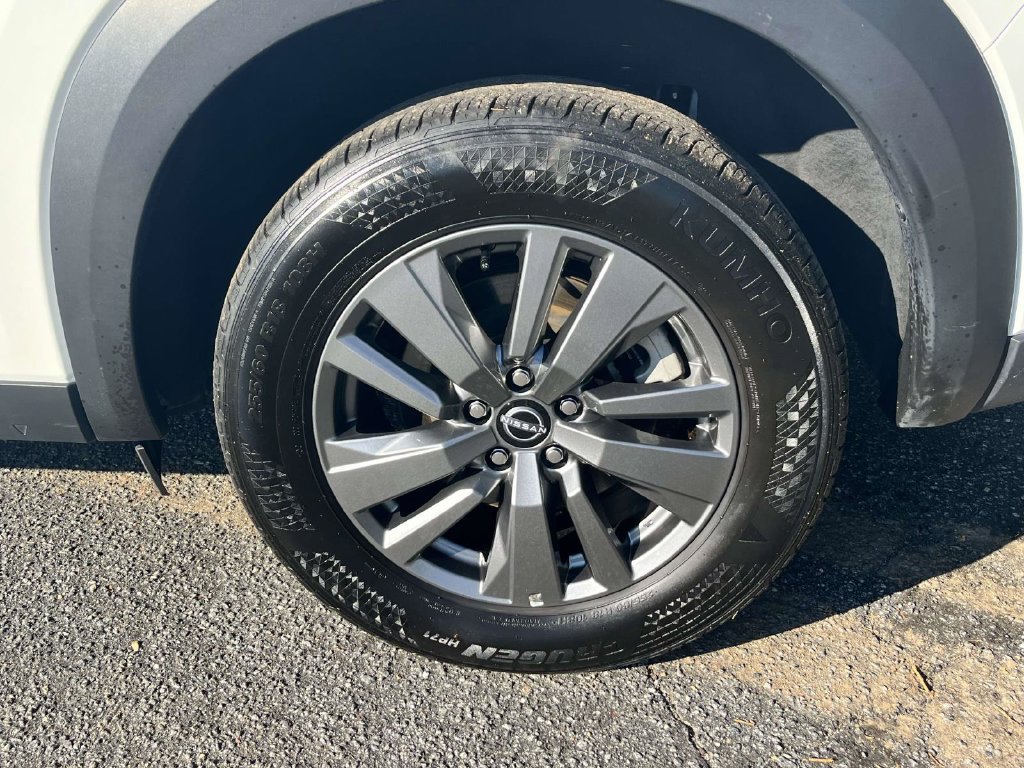 Used 2025 Nissan Pathfinder SV FWD image 8