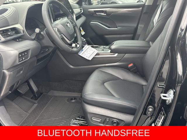 New 2026 Toyota Highlander Limited image 3