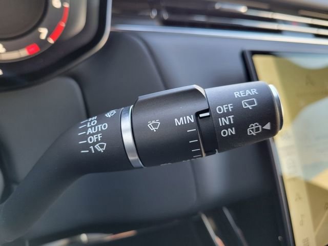 Used 2025 Land Rover Range Rover Sport image 33