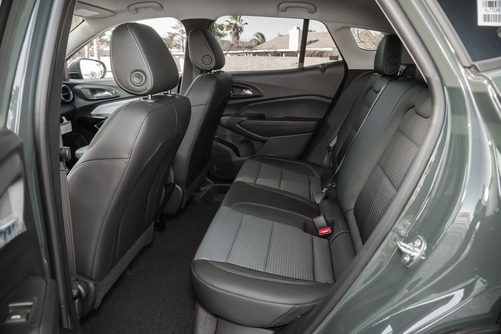 New 2026 Chevrolet Trax LT w/ Driver Confidence Package FWD image 30