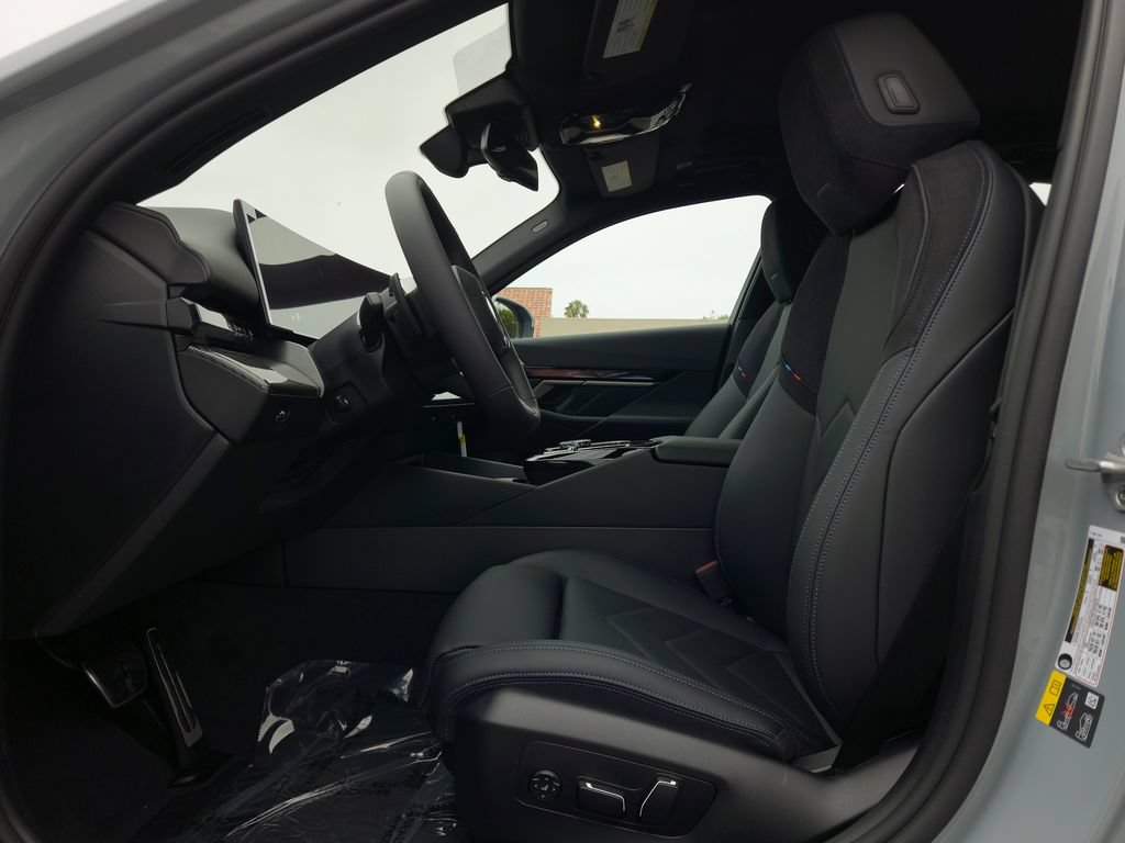 New 2027 BMW 550e xDrive w/ Executive Package AWD/4WD image 8