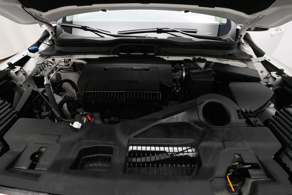 Certified 2024 Honda Pilot Touring image 3