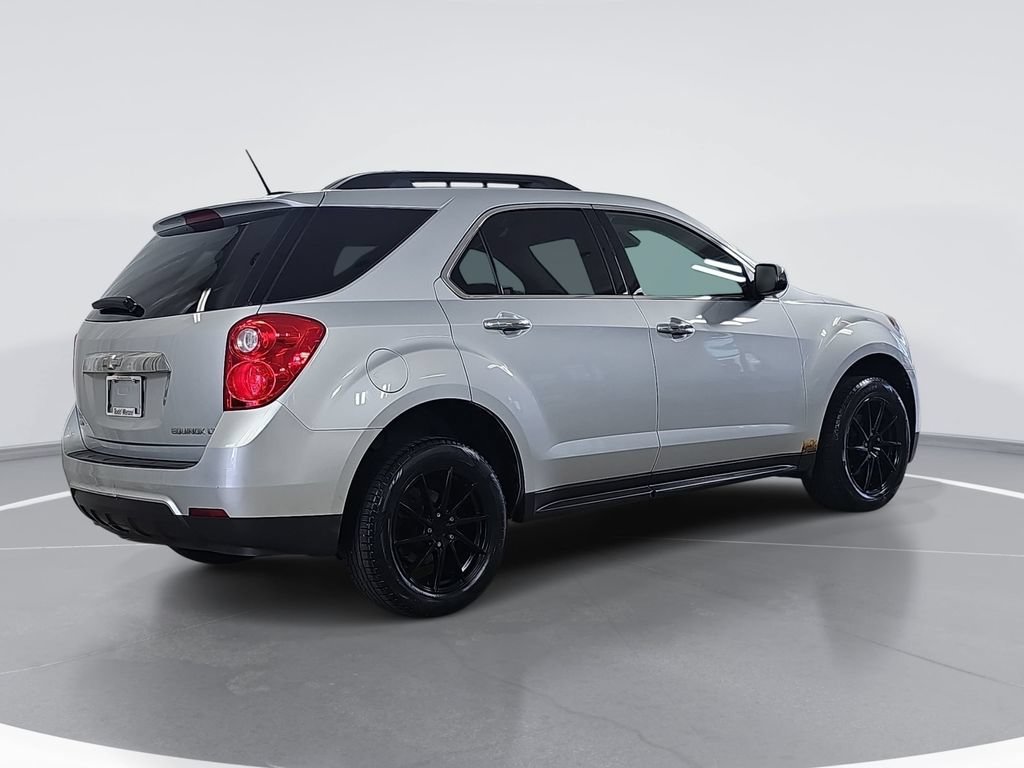 Used 2015 Chevrolet Equinox LT w/ Chrome Appearance Package AWD/4WD image 3
