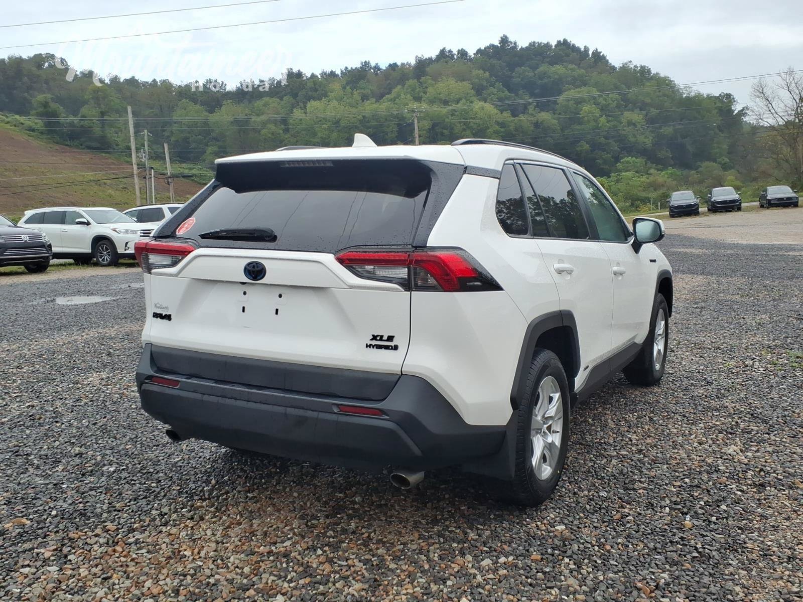 Used 2019 Toyota RAV4 XLE w/ Convenience Package AWD/4WD image 5