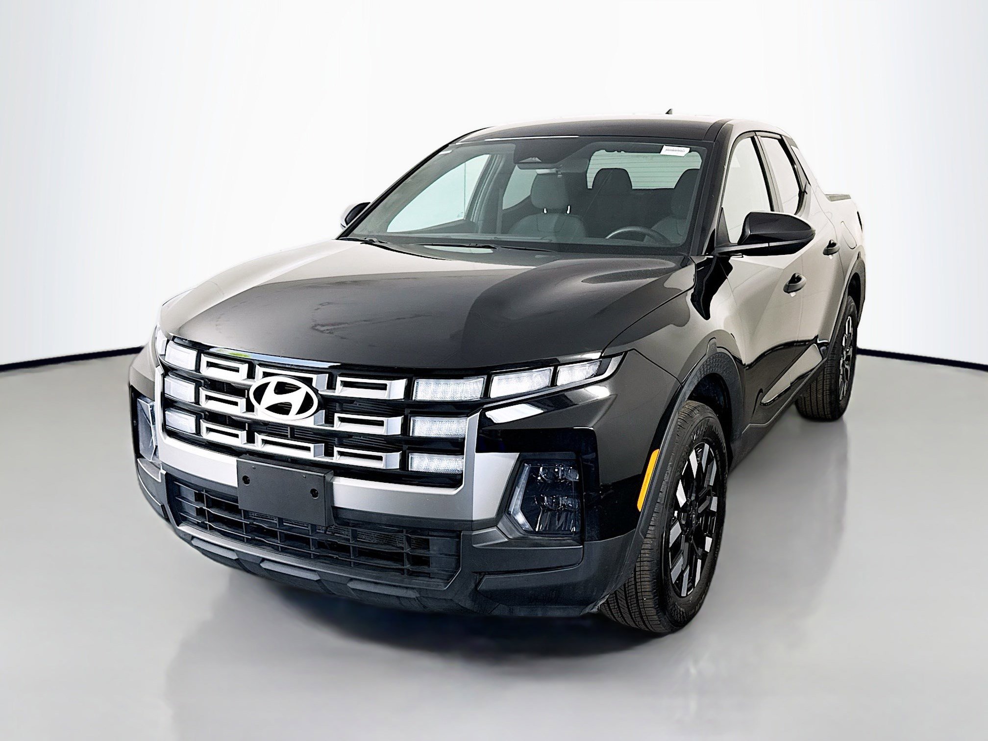 Used 2025 Hyundai Santa Cruz SE image 4