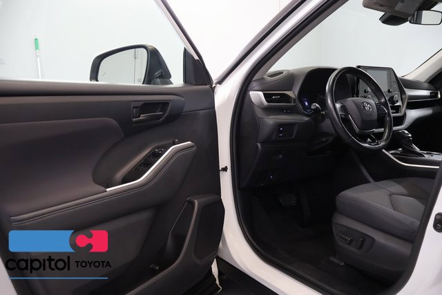 Used 2020 Toyota Highlander LE AWD/4WD image 8