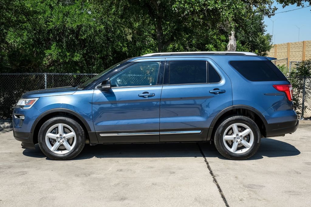 Used 2018 Ford Explorer XLT w/ Equipment Group 202A FWD image 20