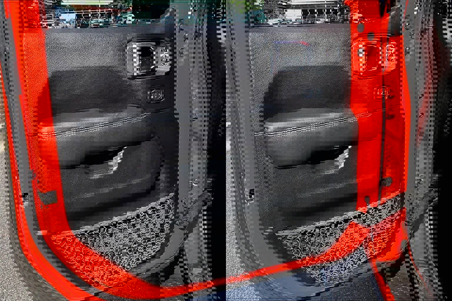 Used 2020 Jeep Wrangler Unlimited Sahara image 24