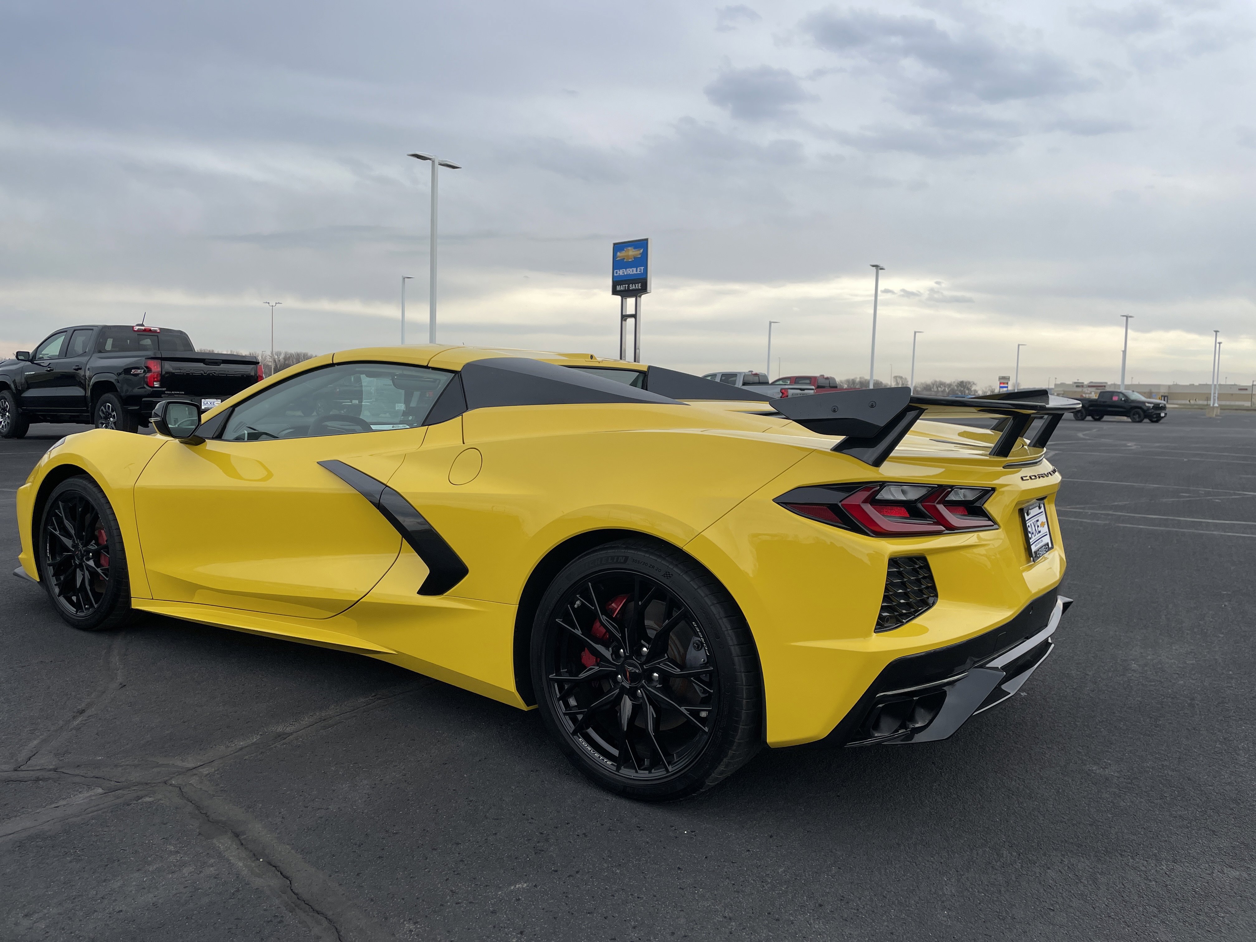 Used 2025 Chevrolet Corvette Stingray Premium Conv w/ Z51 Performance Package RWD image 3