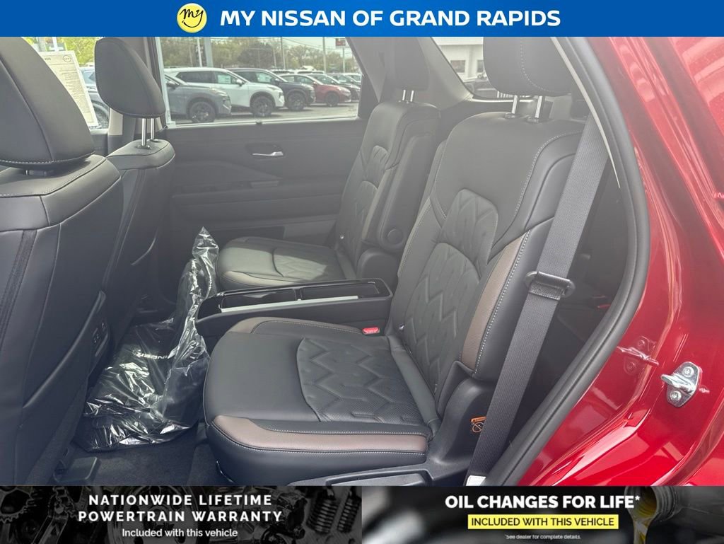 New 2026 Nissan Pathfinder Platinum AWD/4WD image 13