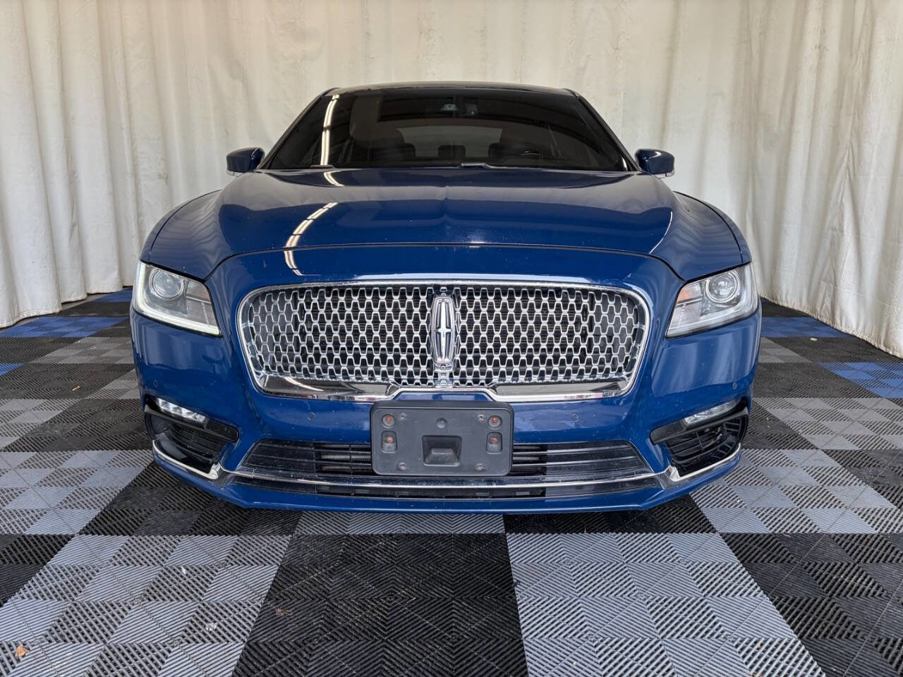 Used 2018 Lincoln Continental Reserve AWD/4WD image 4