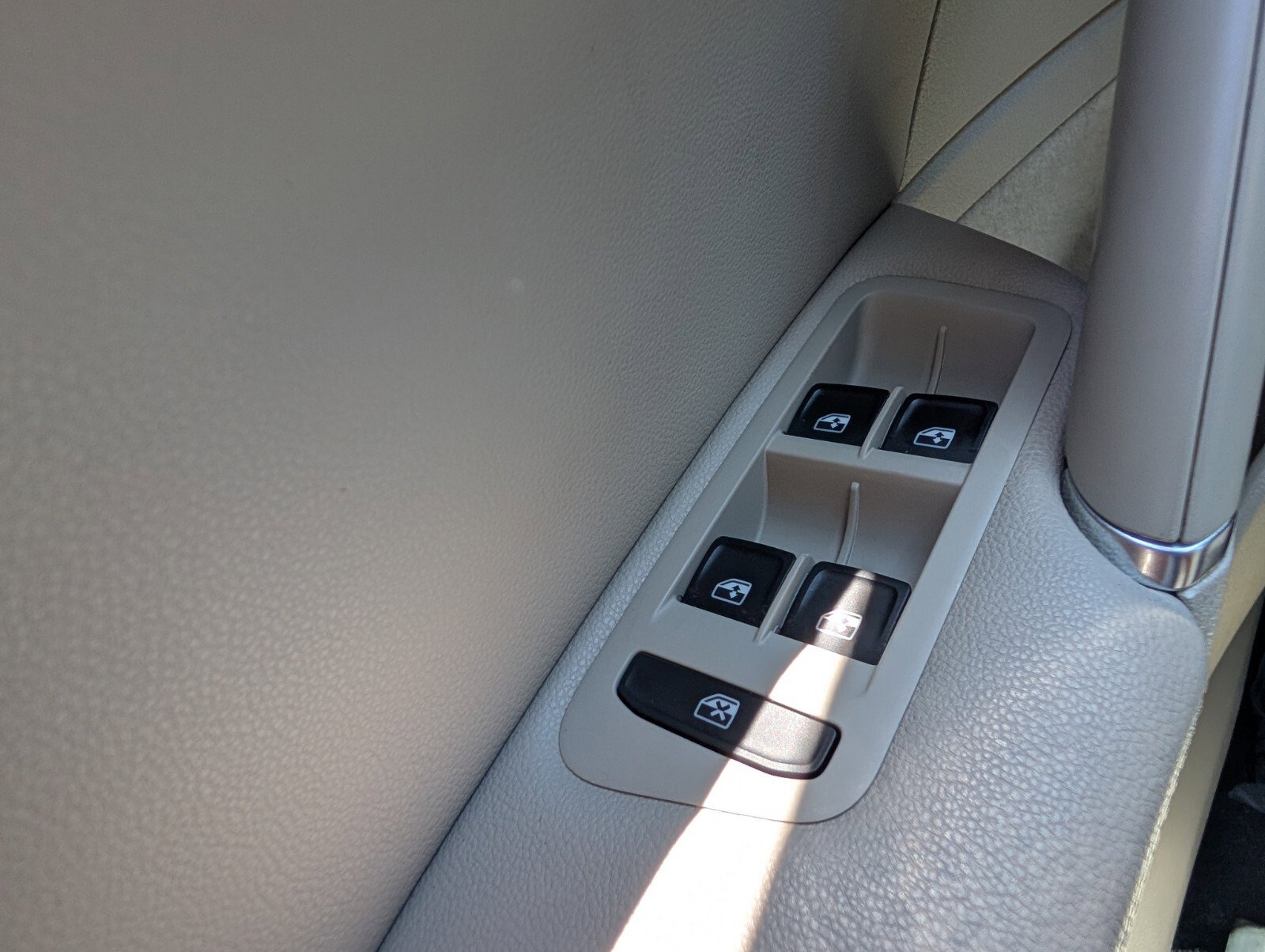 Used 2017 Volkswagen Golf Wolfsburg Edition image 36