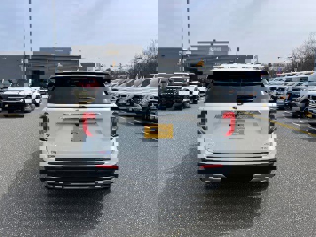 Certified 2023 Ford Explorer XLT w/ Equipment Group 202A image 4