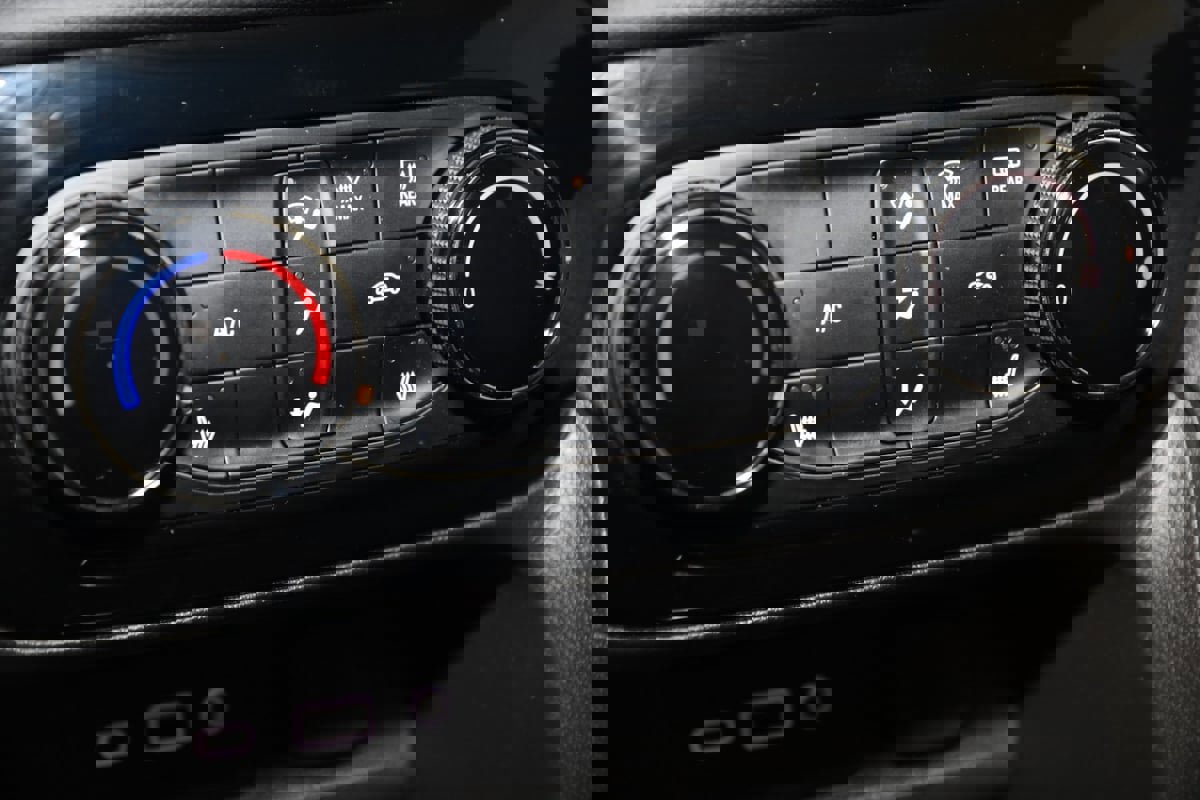 Used 2023 Buick Encore GX Preferred w/ Cold Weather Comfort Package image 26