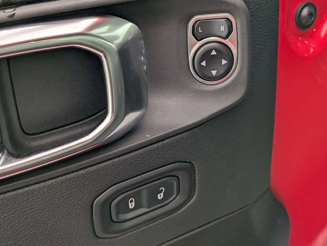 Used 2025 Jeep Wrangler Unlimited Sahara w/ Safety Group image 11