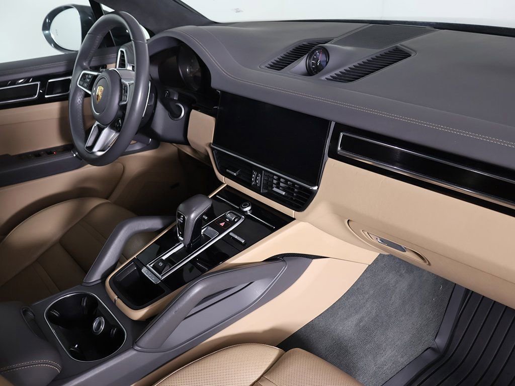 Used 2021 Porsche Cayenne GTS w/ Premium Package Plus AWD/4WD image 31