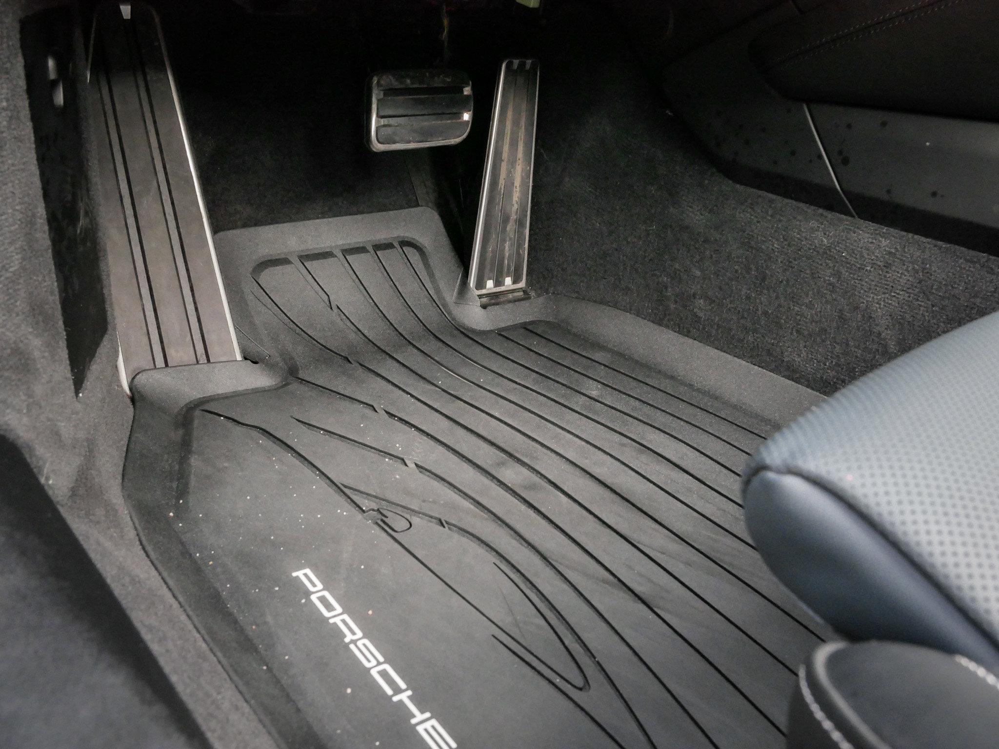 Used 2024 Porsche 911 Carrera 4 GTS image 17