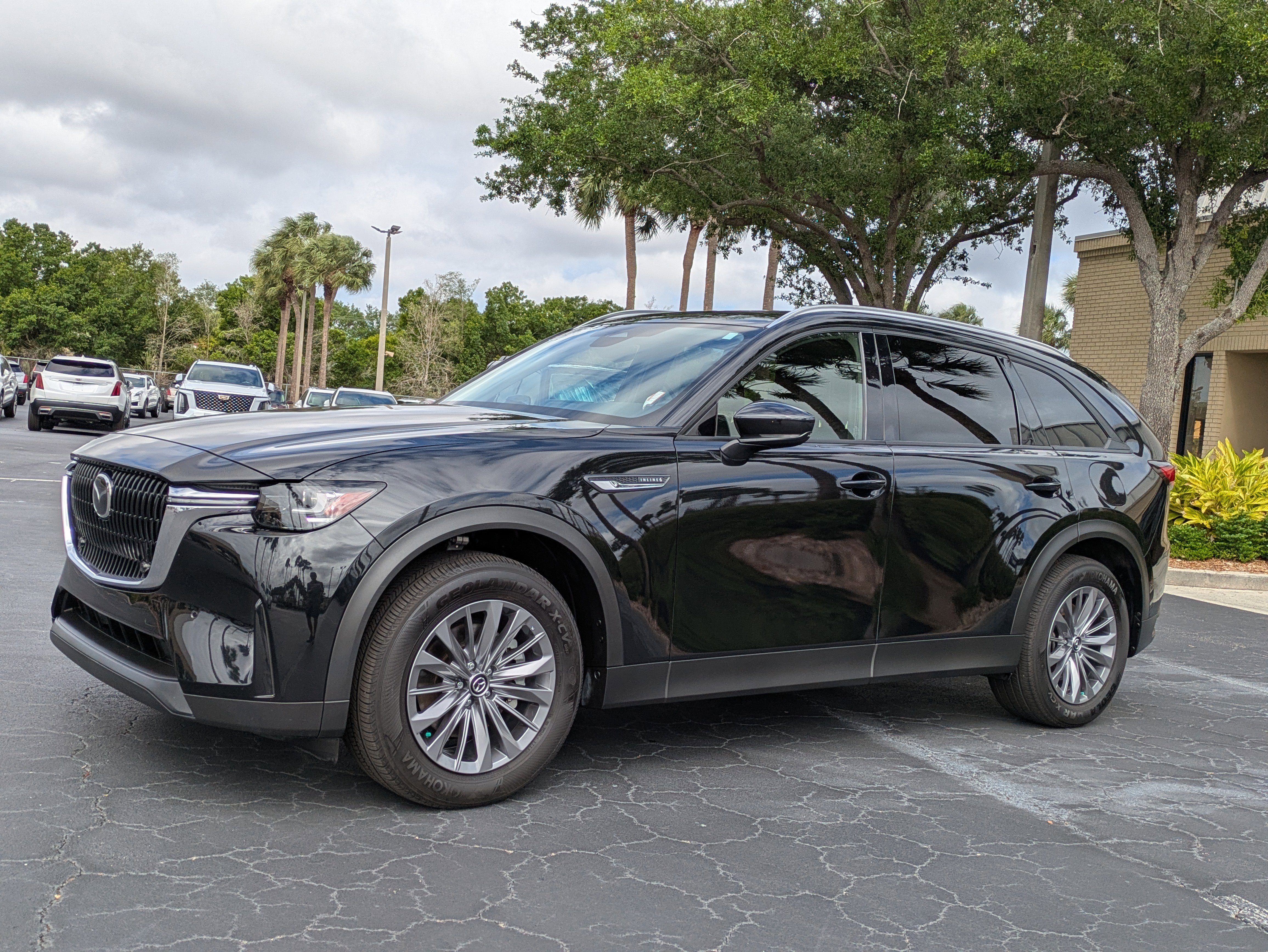Used 2025 MAZDA CX-90 3.3 Turbo w/ Preferred Package AWD/4WD image 2