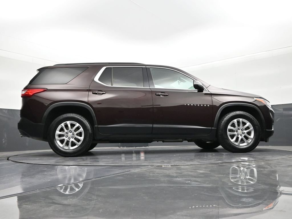 Used 2021 Chevrolet Traverse LT image 25