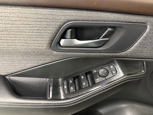 Used 2022 Nissan Rogue SV image 12