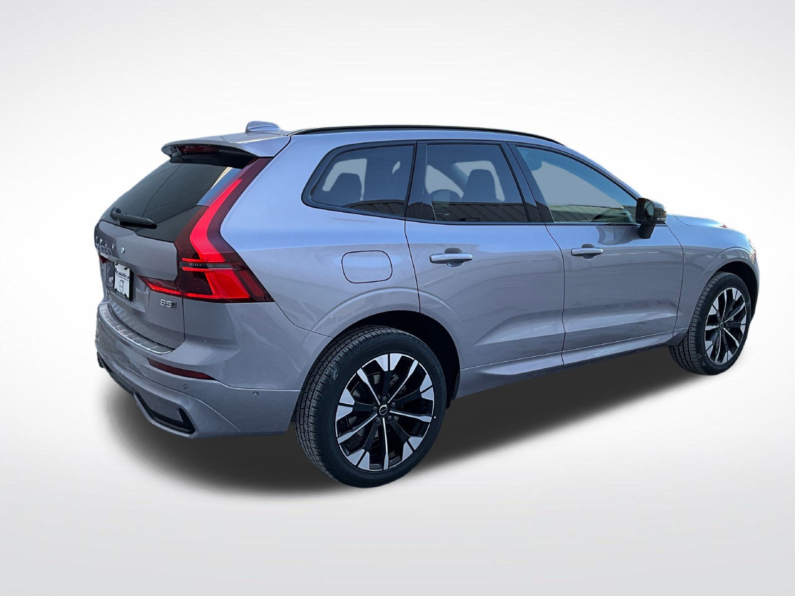 New 2026 Volvo XC60 B5 Plus w/ Protection Package Premier AWD/4WD image 5