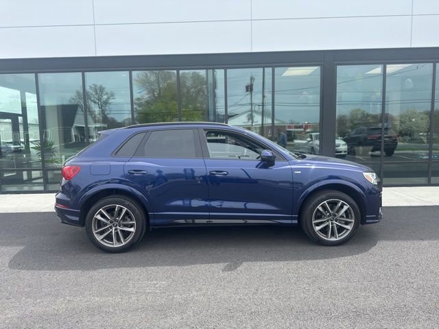 Used 2024 Audi Q3 2.0T Premium Plus w/ Premium Plus Package AWD/4WD image 2