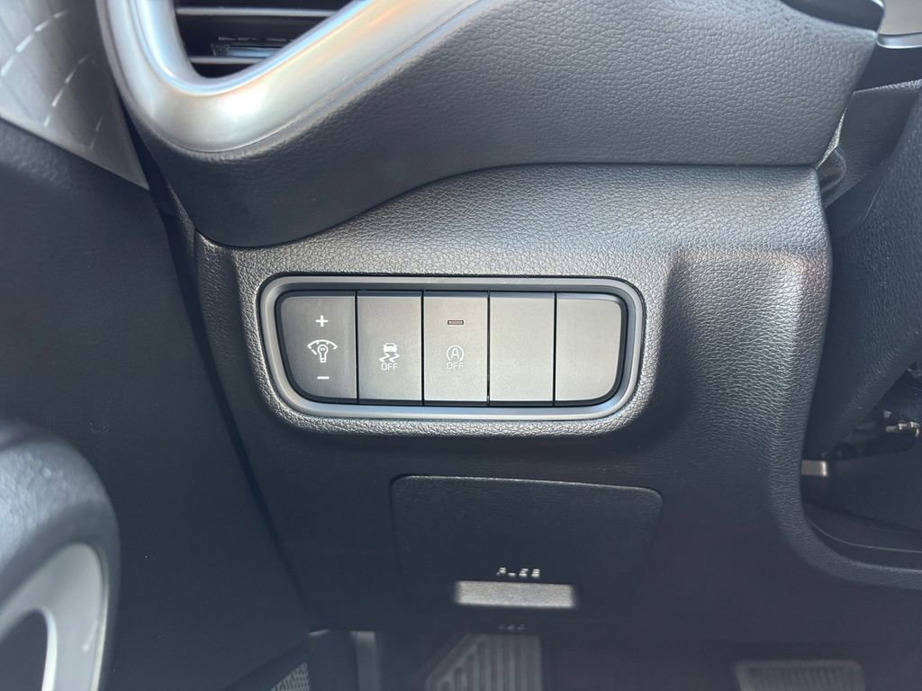 Used 2025 Kia Soul LX FWD image 22