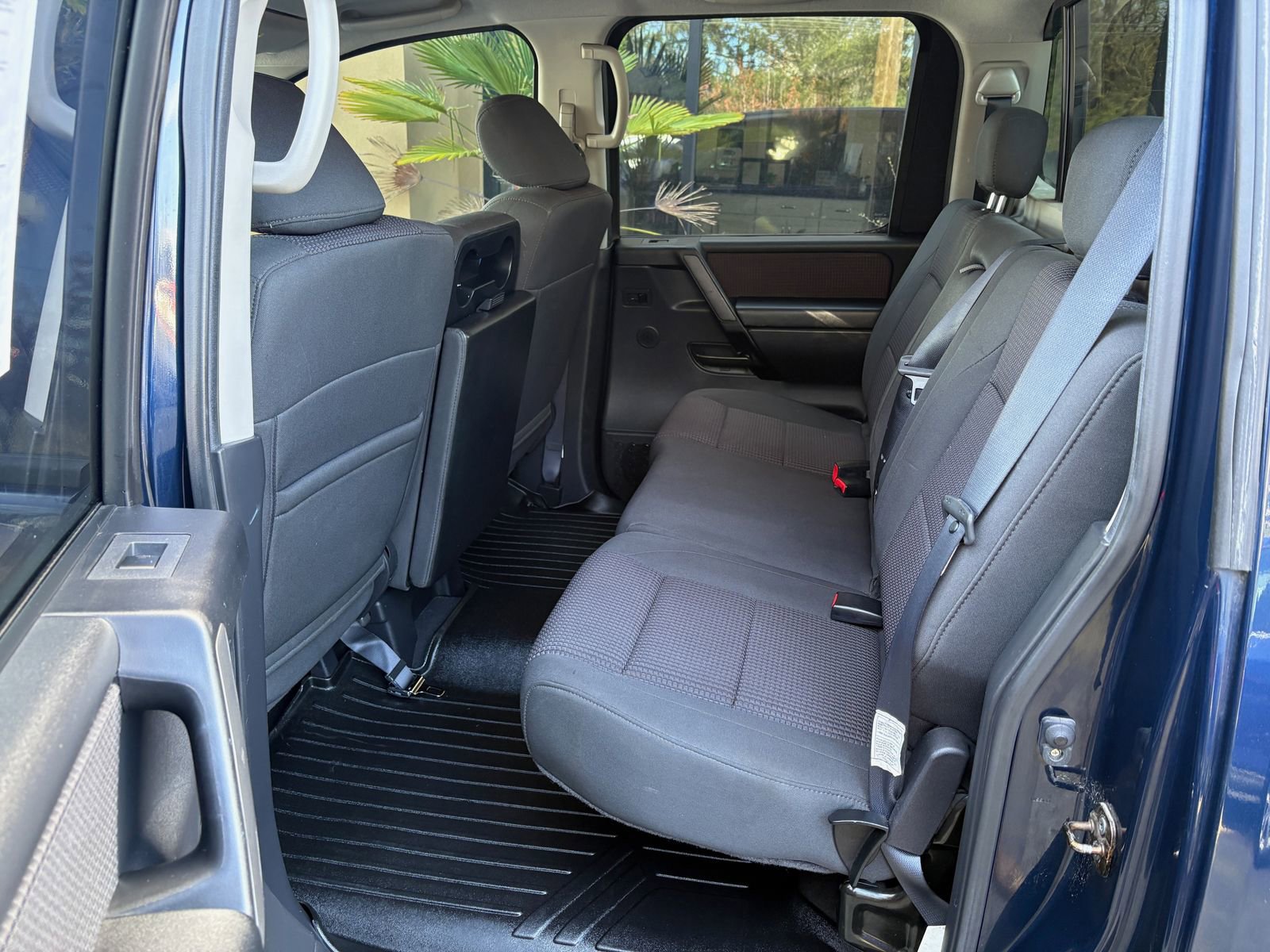 Used 2010 Nissan Titan SE AWD/4WD image 15