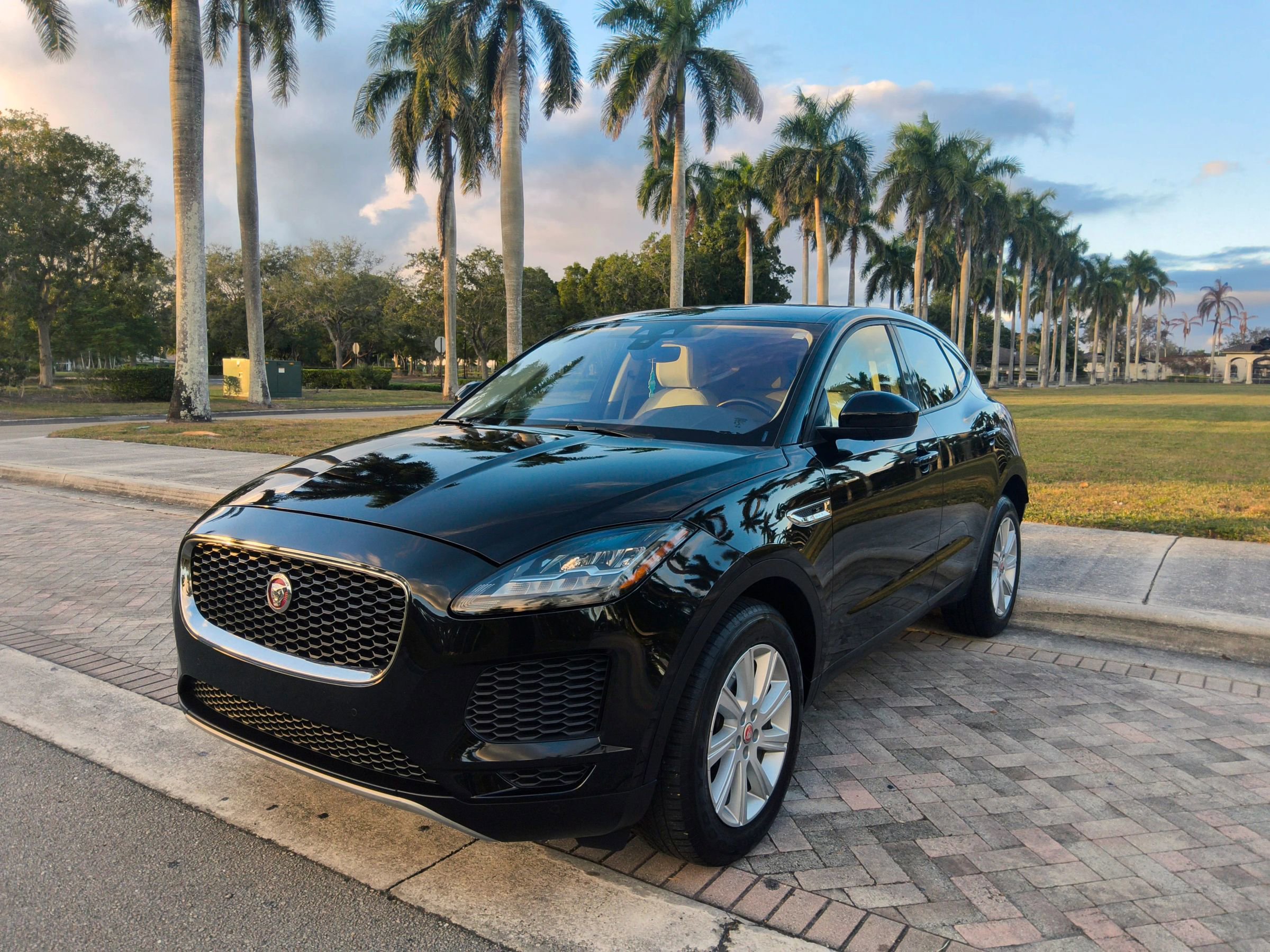 Used 2018 Jaguar E-PACE S image 2