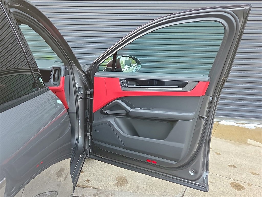 Certified 2024 Porsche Cayenne Turbo GT image 19