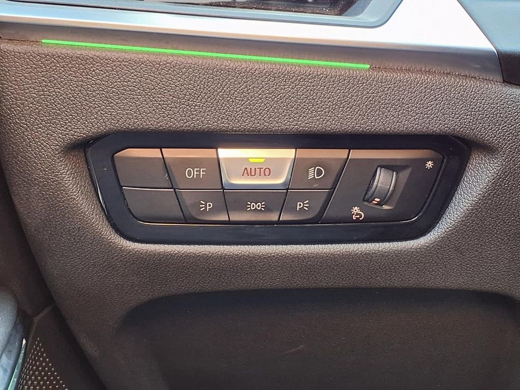 Used 2024 BMW 330e 330e iPerformance image 17