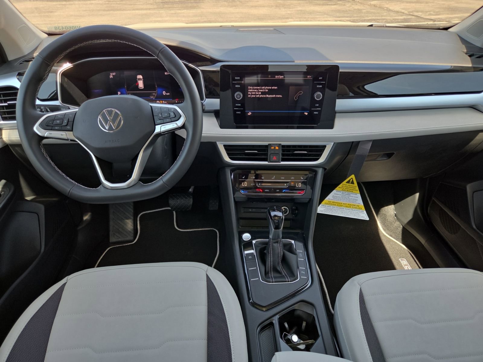 New 2026 Volkswagen Taos SE FWD image 24