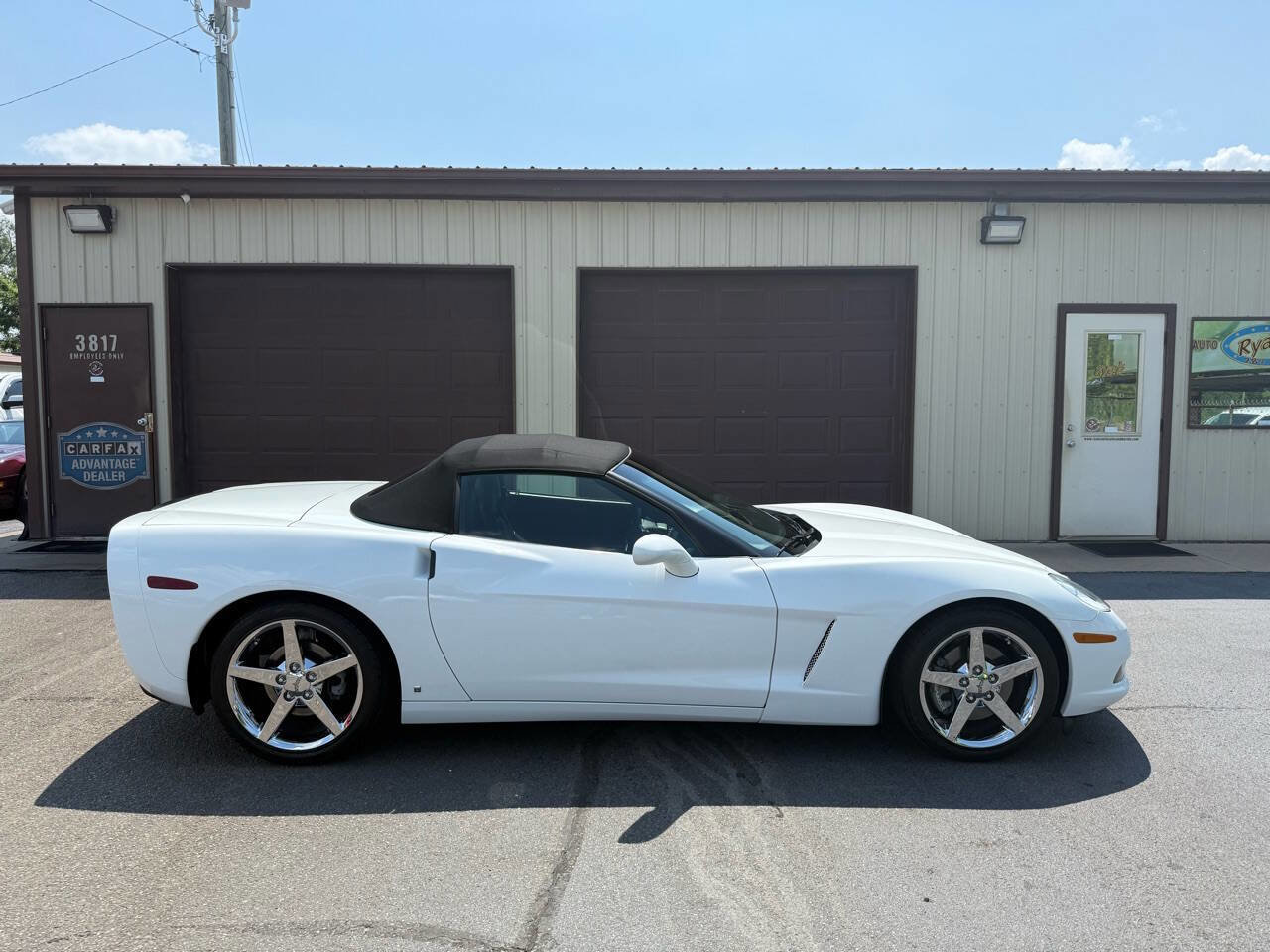 Used 2006 Chevrolet Corvette Convertible w/ Preferred Equipment Group image 6