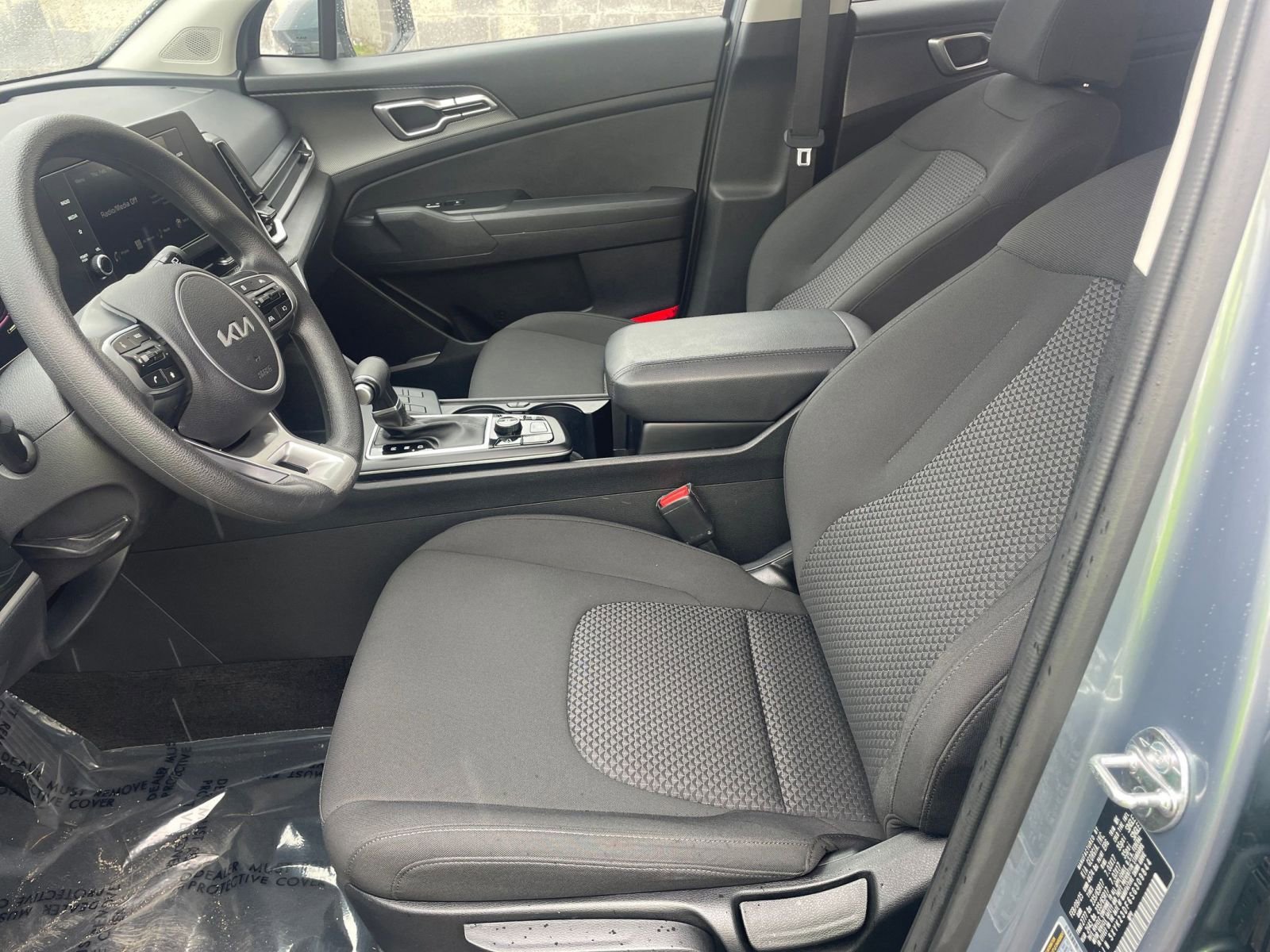 Used 2025 Kia Sportage LX image 24