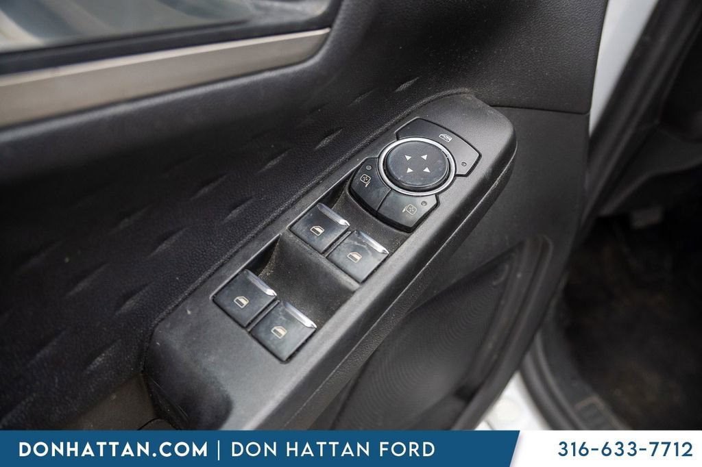 Used 2020 Ford Escape SE image 9