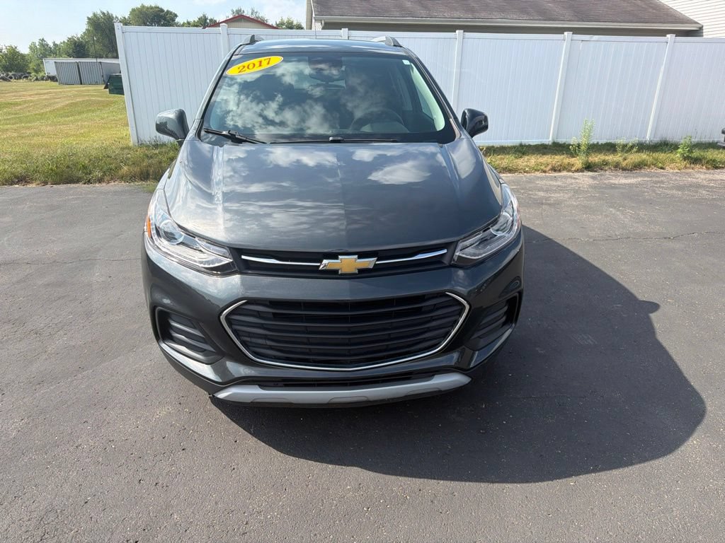Used 2017 Chevrolet Trax LT FWD image 2
