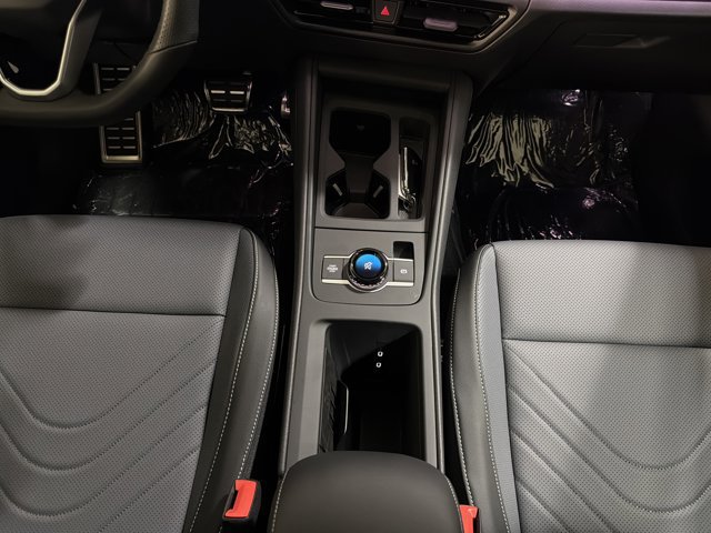 New 2026 Volkswagen Tiguan SE R-Line AWD/4WD image 34