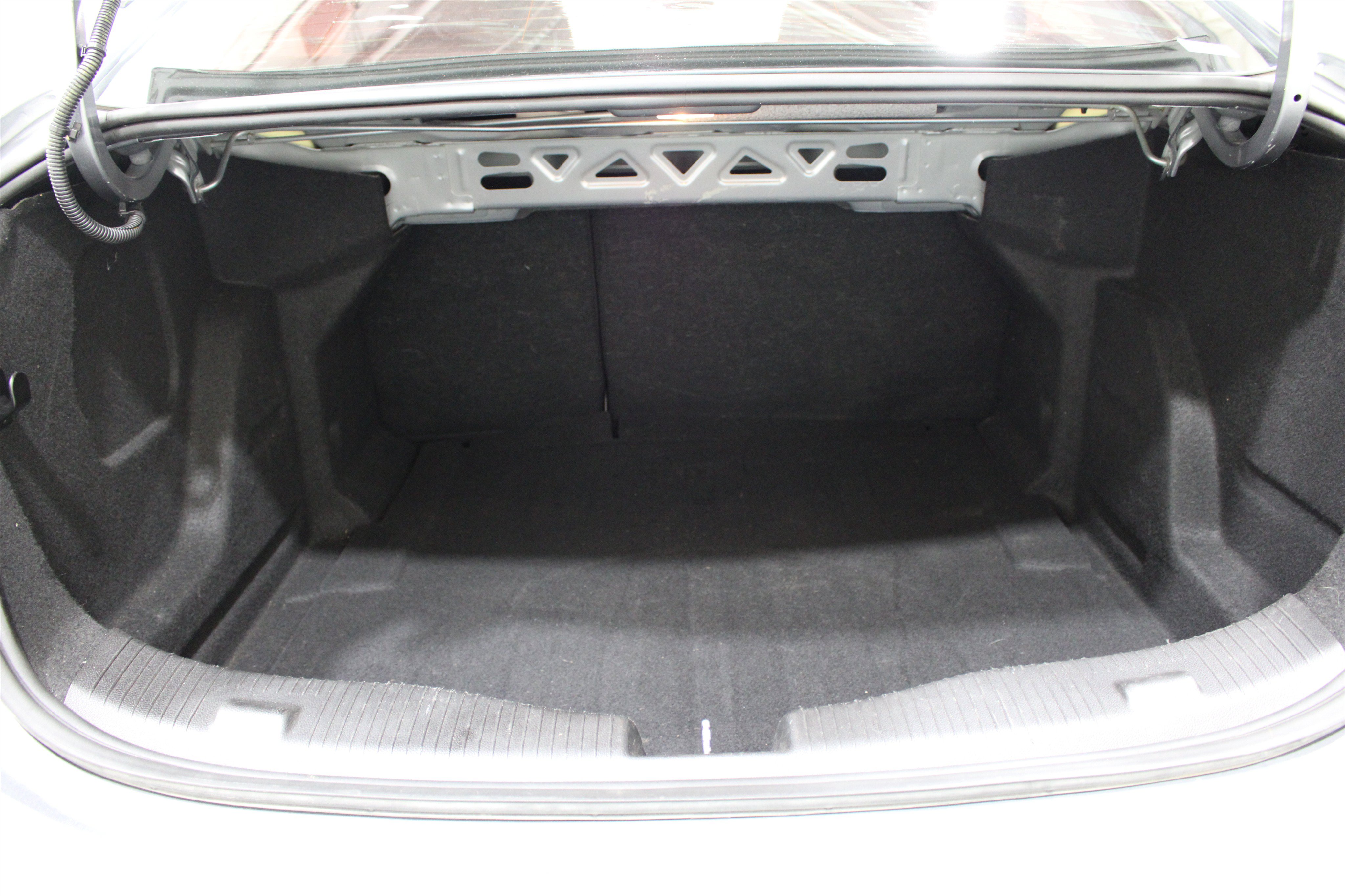 Used 2019 Chevrolet Cruze LT w/ Convenience Package FWD image 24