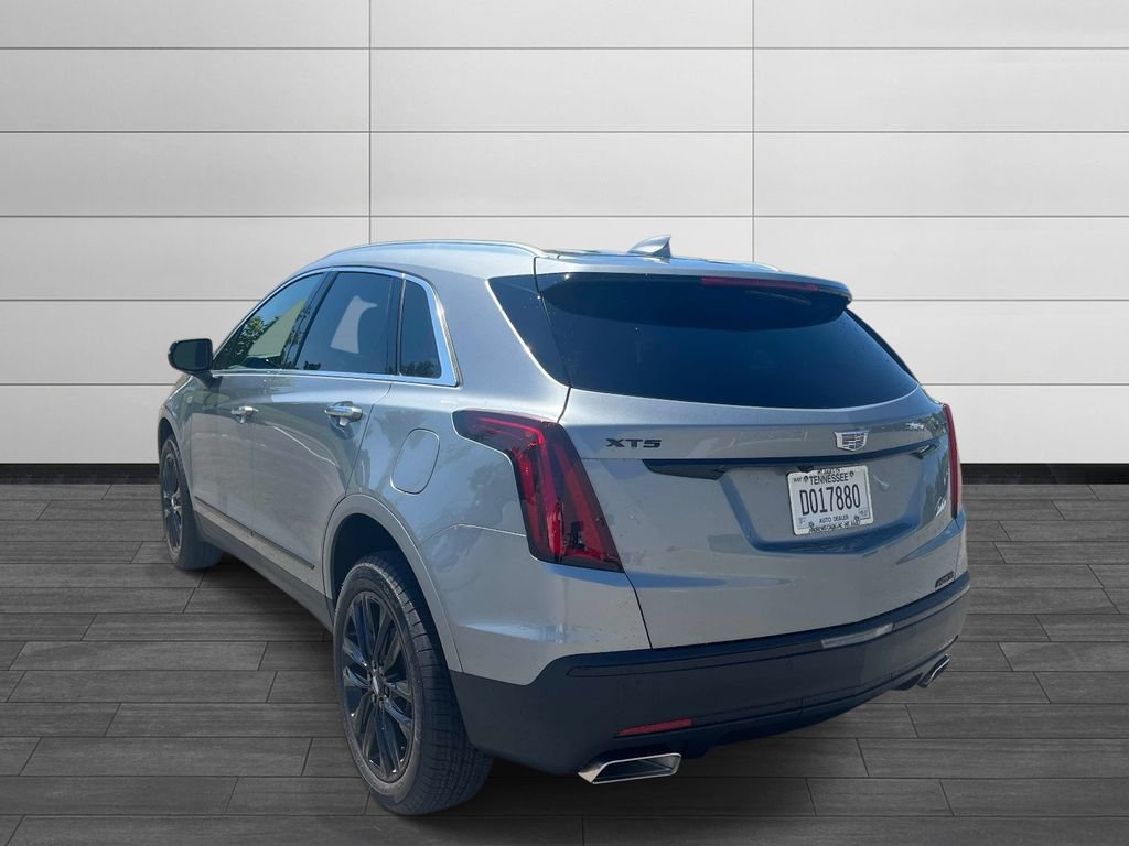 New 2026 Cadillac XT5 Luxury w/ LPO, ONYX Package FWD image 3