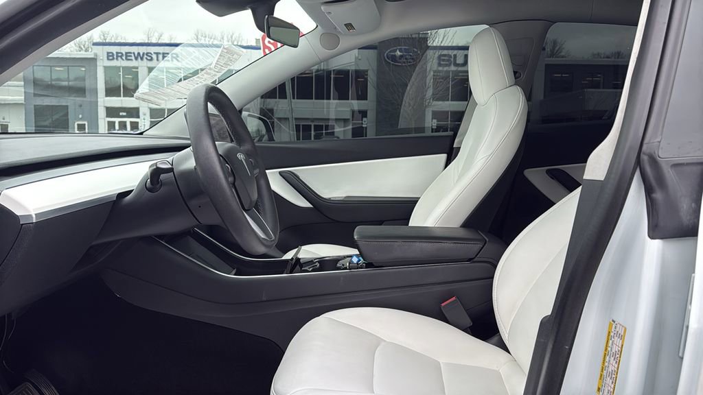 Used 2021 Tesla Model Y Long Range image 9