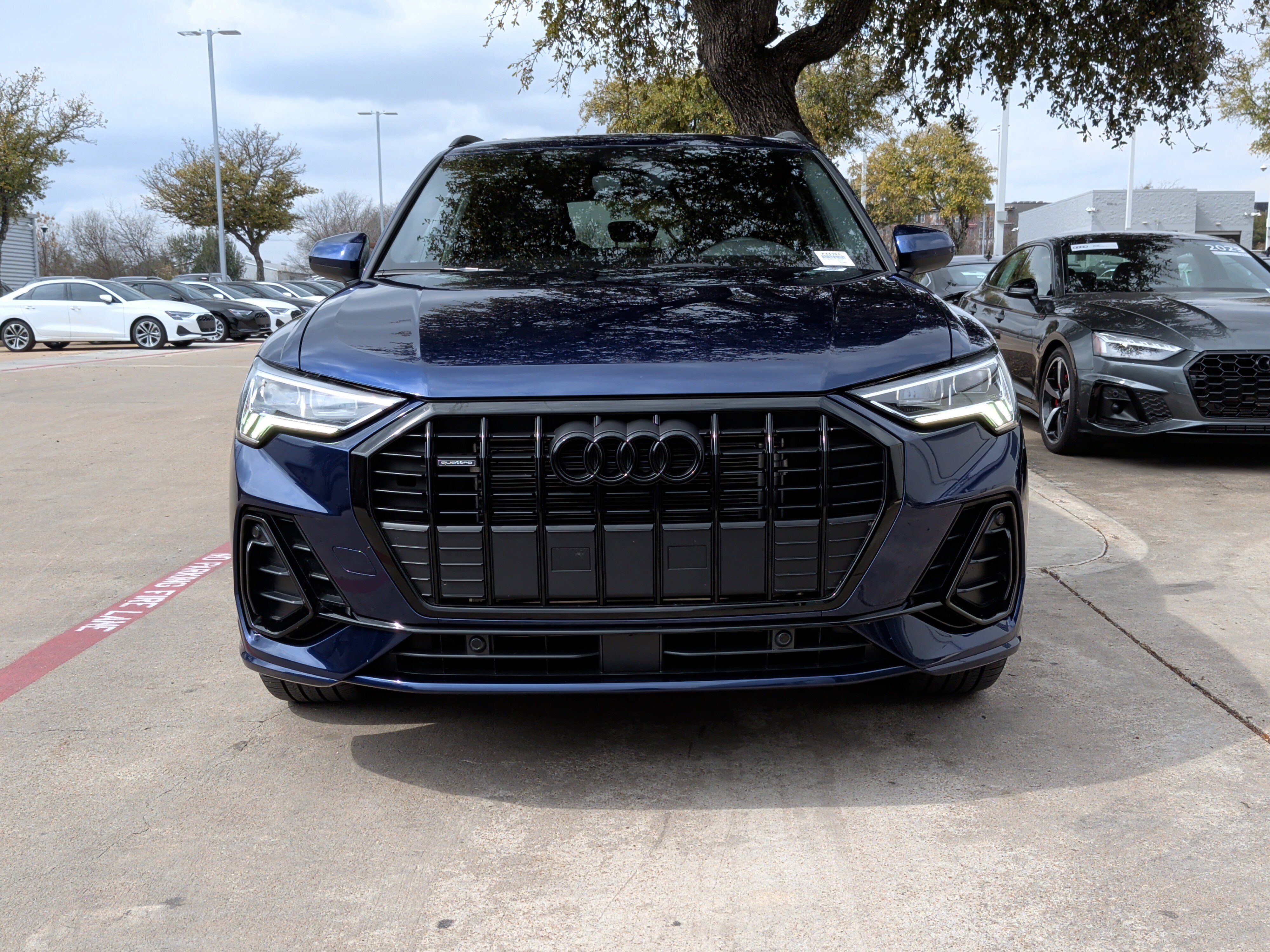 Certified 2025 Audi Q3 2.0T Premium w/ Convenience Package image 3