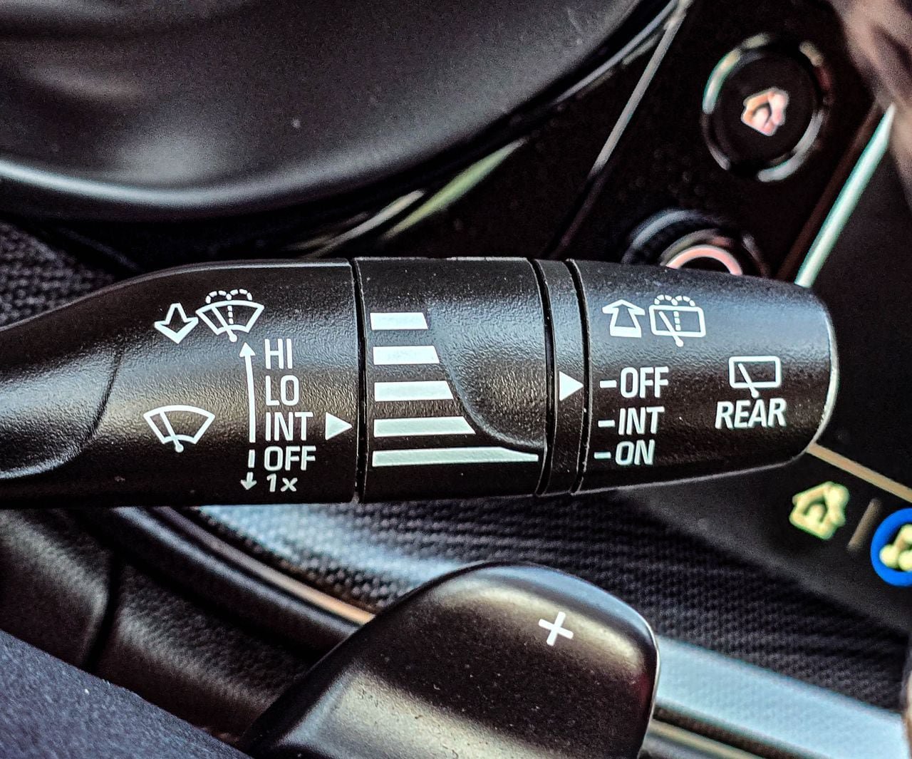 Used 2022 Buick Envision Essence w/ Safety Package AWD/4WD image 26