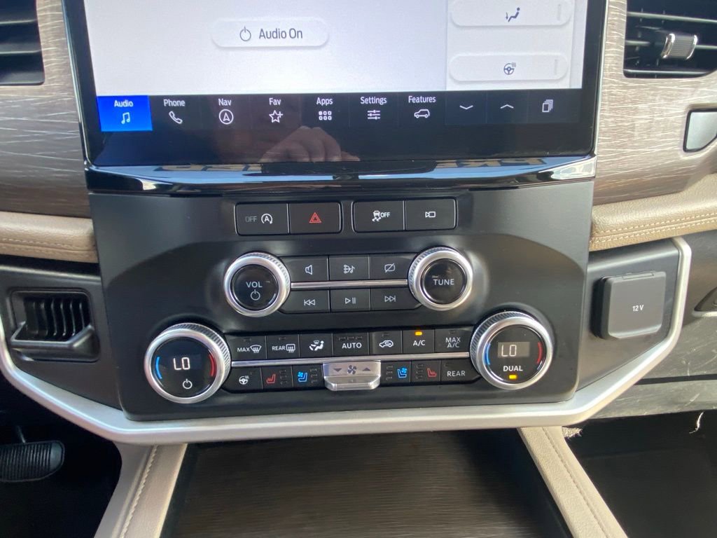 Certified 2024 Ford Expedition Limited image 17