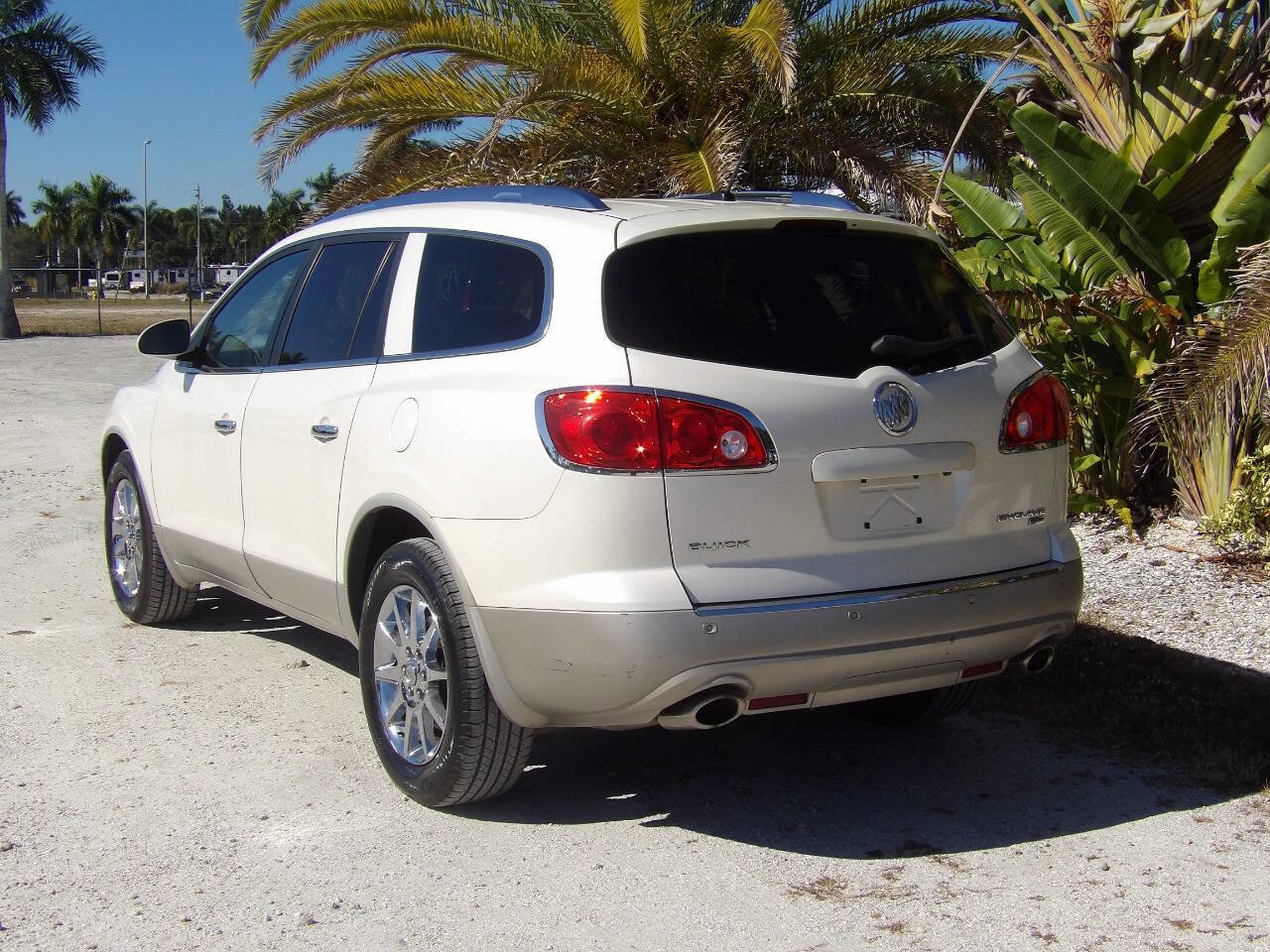 Used 2011 Buick Enclave CXL image 5