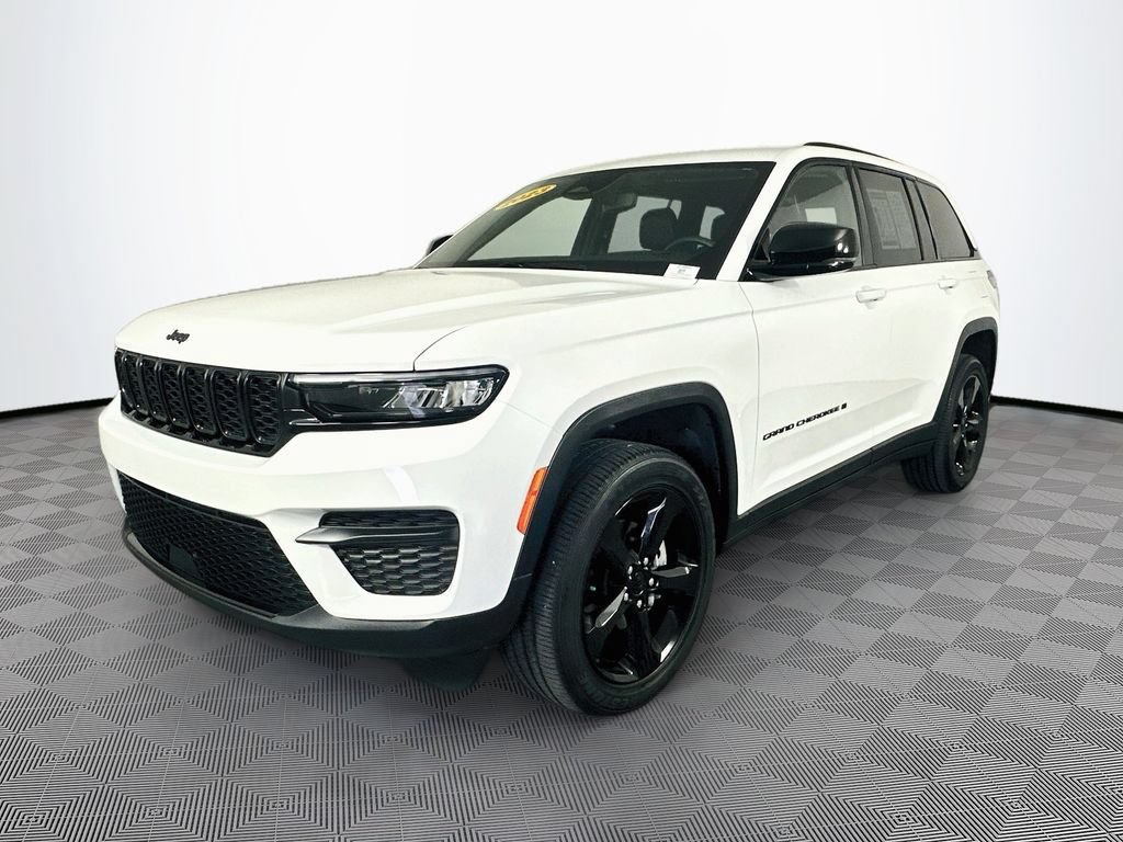 Certified 2023 Jeep Grand Cherokee Altitude AWD/4WD image 6