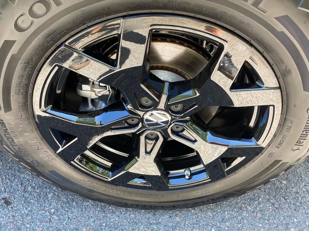 Certified 2026 Volkswagen Atlas Peak Edition AWD/4WD image 23