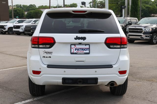Used 2022 Jeep Grand Cherokee Laredo X AWD/4WD image 4