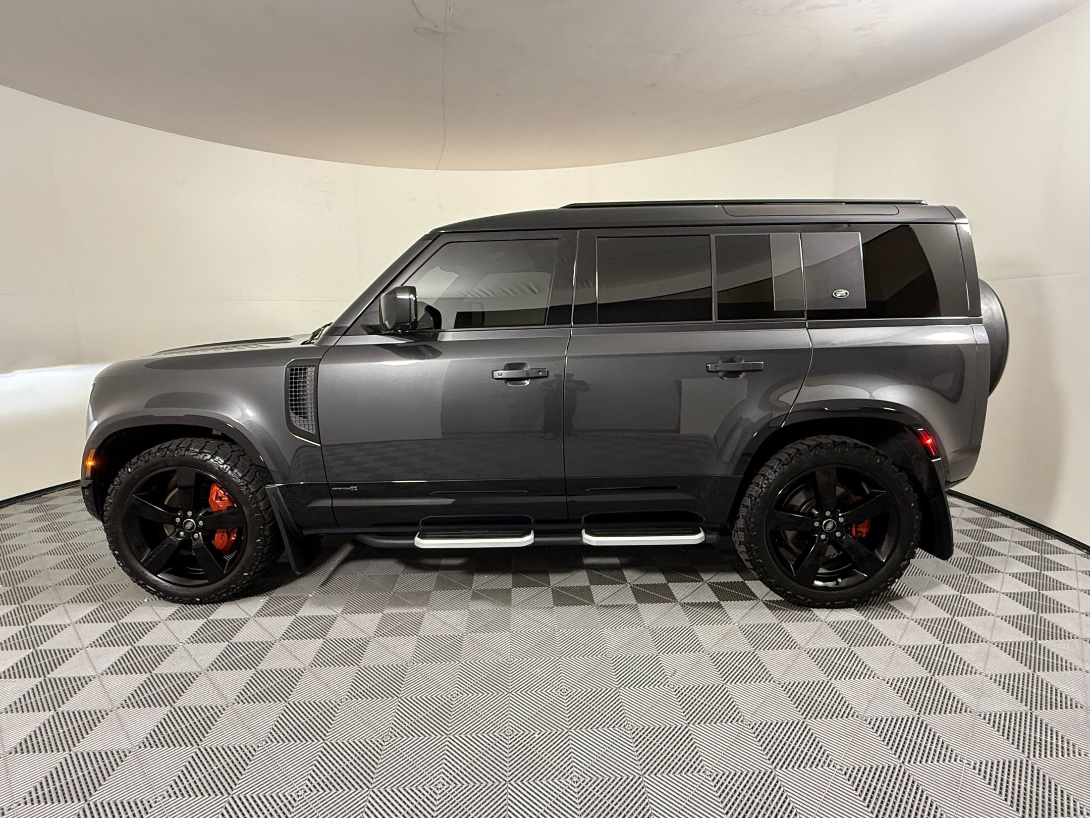 Used 2024 Land Rover Defender 110 X image 20